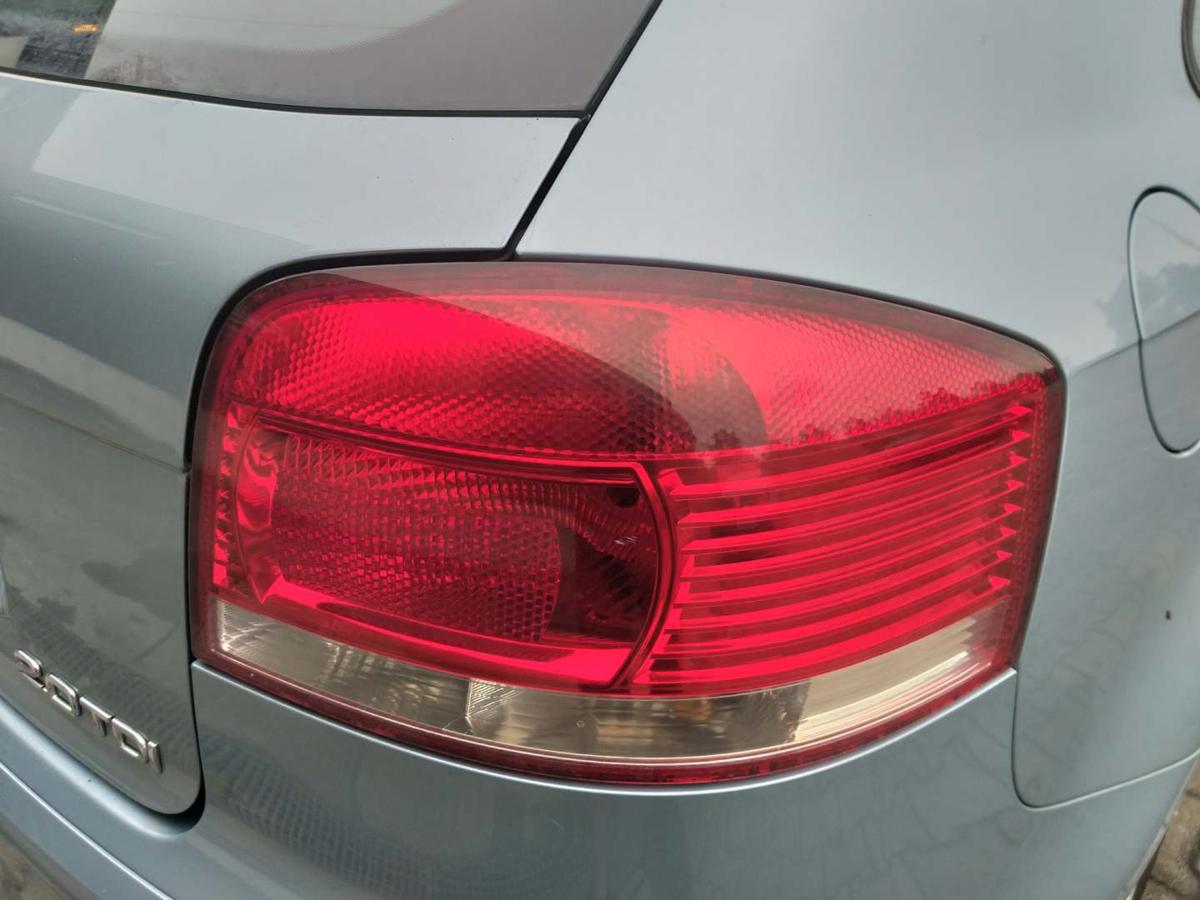 Audi A3 8P original Rücklicht Rückleuchte Schlussleuchte rechts 3-Türer Bj.2004